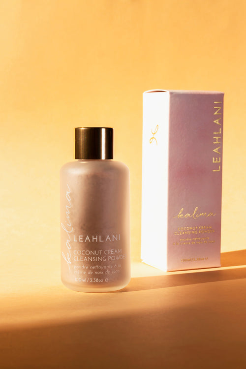 Kalima - Poudre Nettoyante de Leahlani dans une bouteille de 100 ml transparente.