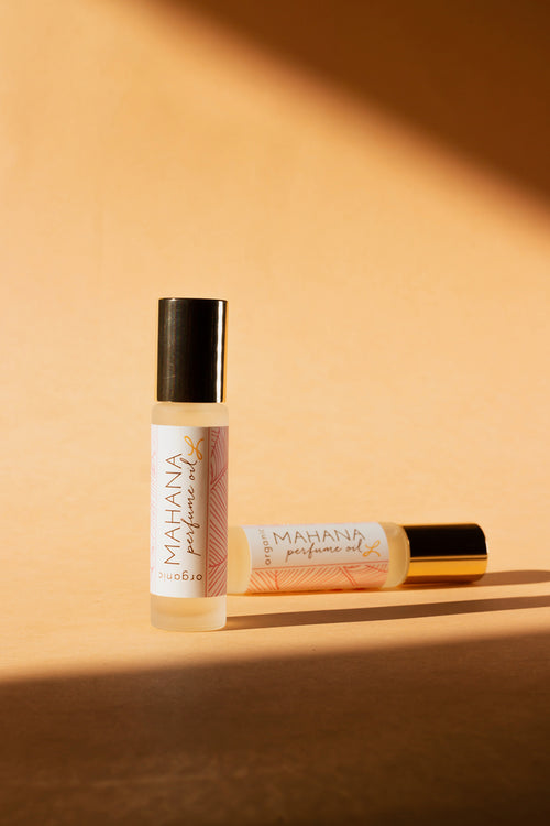 eahalani Huile Bio Parfumée Mahana - Sans Alcool de 10 ml dans un roller stick en verre